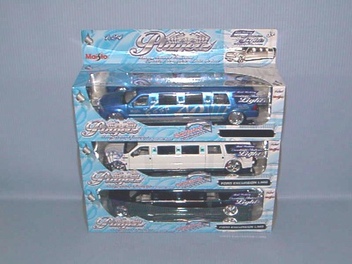 Maisto<br>1:24 PLAYER - FORD EXCURSION LIMO 3A