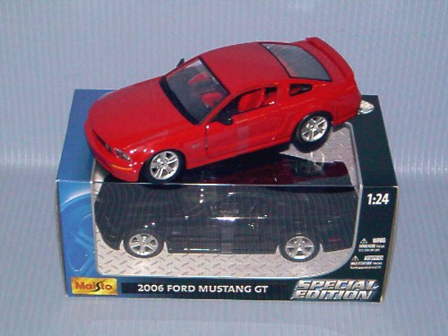 Maisto<br>1:24 2055 FORD NUSTANG GT COUPE 2a