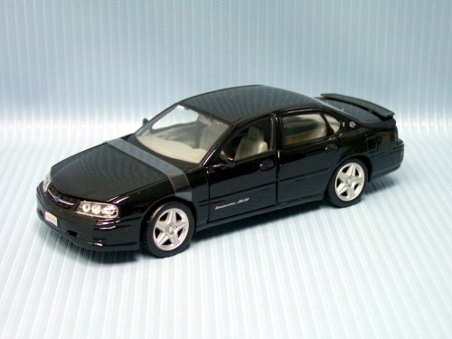 1:24 2004 CHEVROLET IMPALA SS