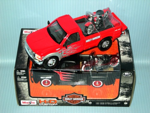 1:24 H.D FORD PICK-UP W/1:25 H-D MOTORCYCLE